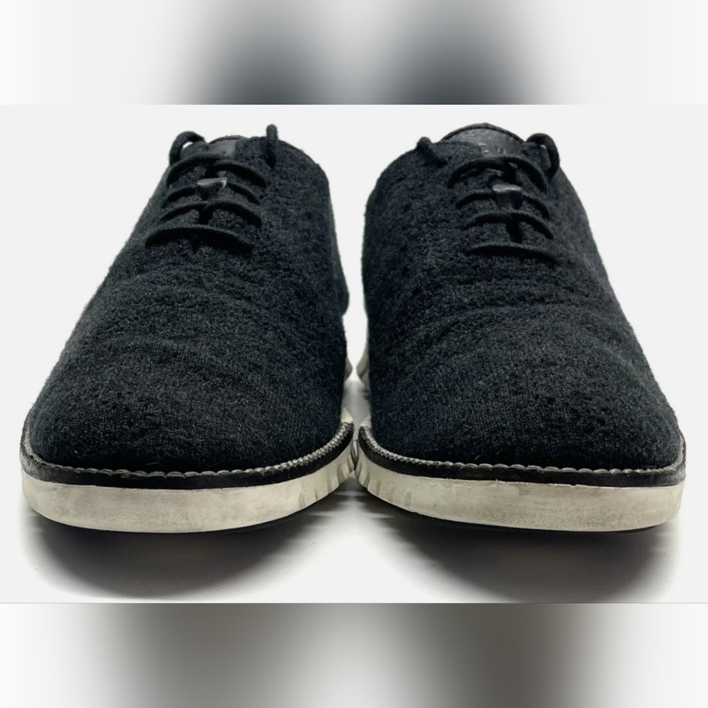 Cole Haan Black Oxfords with Classic Round Toe